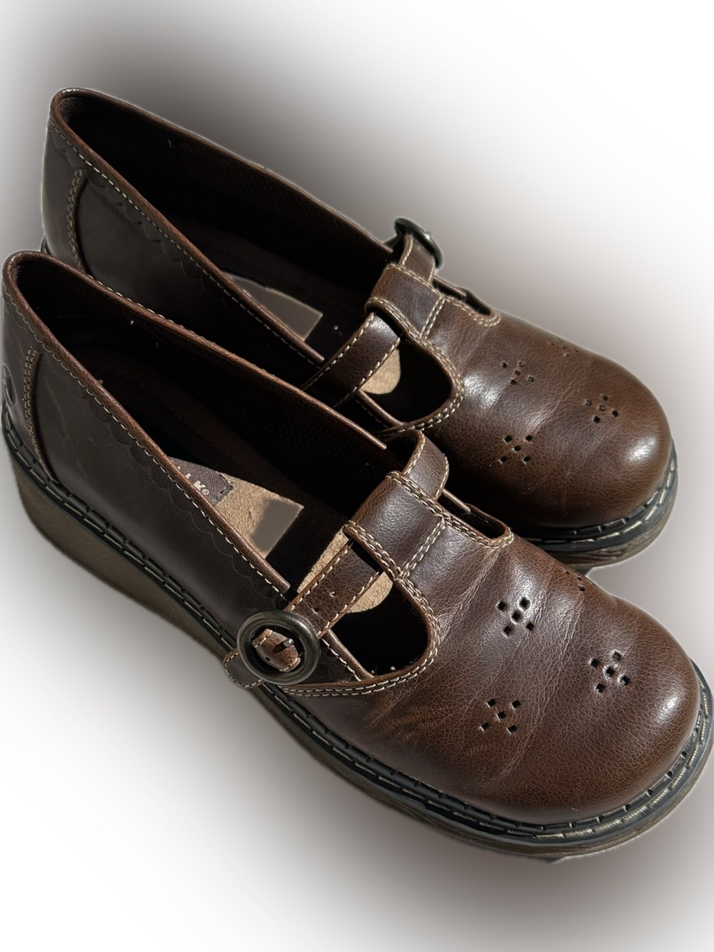 Adorable AIRWALK Brown T- Strap Buckle Mary Jane Chunky Y2K era shoes